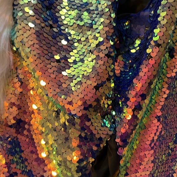 Faux Fur-Trimmed LED Sequin Hooded Rave Vest Asymmetrical NWT - Picture 5 of 5